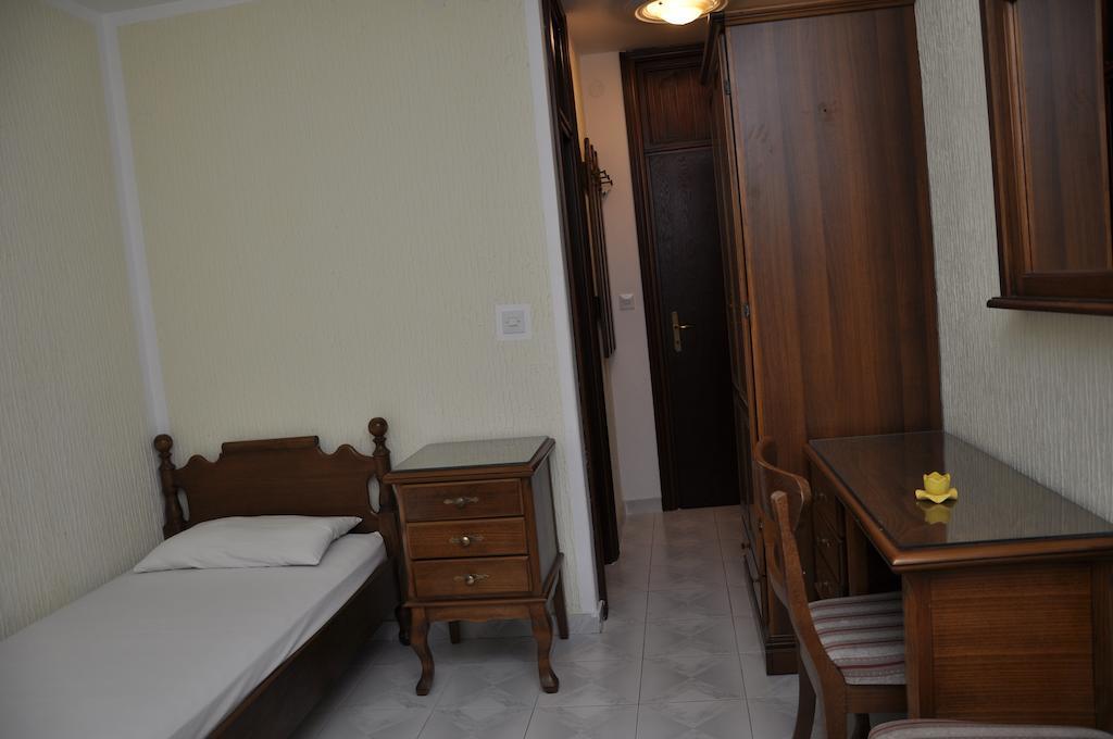 Rooms & Apartments Anka Бар Номер фото