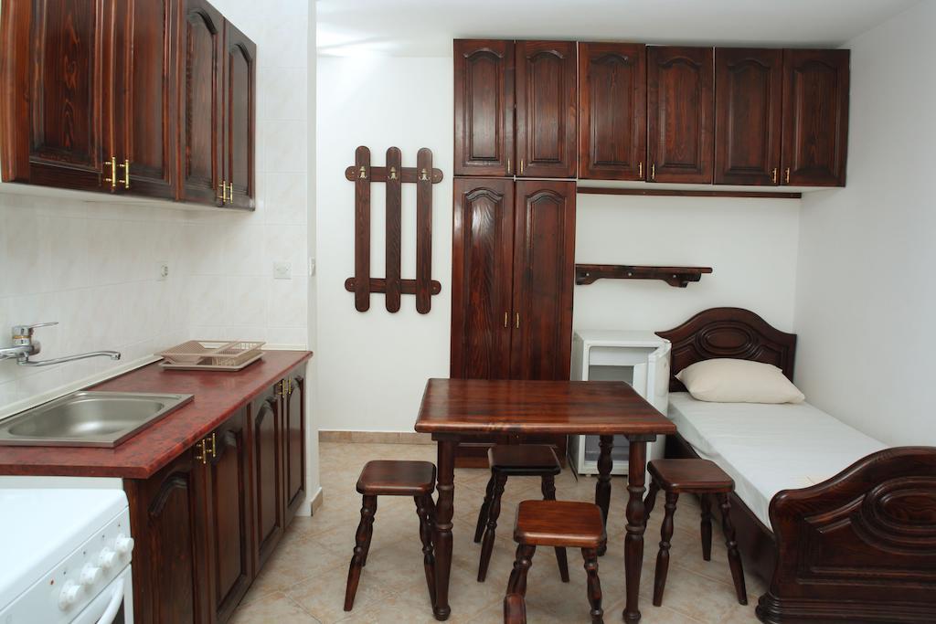 Rooms & Apartments Anka Бар Номер фото